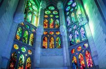 Sagrada Familia Small Group Tour with Skip the Line Ticket