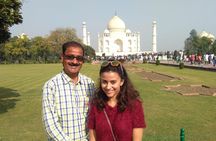 Taj Mahal's Special tour from Delhi Airport/Hotel.