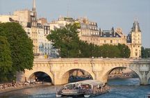Notre Dame & Ile de la Cité Private 2-Hour Walking Tour in Paris