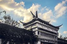 Private Shanghai Layover Tour to Xinchang Ancient Town with Lunch