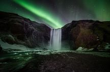 Northern Lights Small Group Tour from Reykjavik with Free Photos