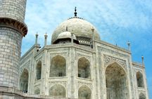 From Delhi: Taj Mahal Sunrise Tour and on return back Old Delhi Walking Tour