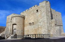 Walking tour in the wonderful Monopoli: Nice cosy Italian old town