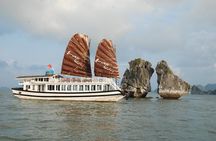 Private Full-Day Halong Bay Tour Including Cruise, Kayaking and Surprising Cave
