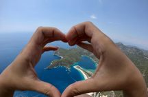 Tandem Paragliding Over The Blue Lagoon in Fethiye