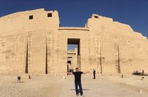 Quick & Easy Egyptian Pyramids & Sphinx Tour from Cairo 