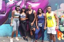 Experience Favela: Two Brothers Hike and Vidigal Tour 