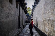 3-Hour Private Hutong Walking Tour with Drum Show at Drum Tower and Tea Tasting