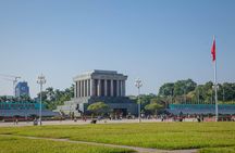 4-hour Motorbike Tour to City Sights & Train Street