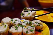 Private Shanghai Evening Street Food Walking and Cruise Tour