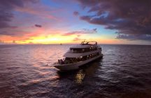 Evening Yacht Cruise with Optional Dining in St. Petersburg