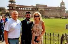 From Delhi: 2-Day Taj Mahal Sunrise Tour with Fatehpur Sikri
