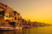 Essence of India with Varanasi with domestic flight