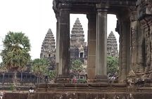 Private Two Day Trip: Angkor Temples with Floating Village