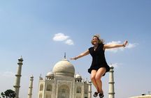 Taj Mahal Private Day Trip Including Same Day Flights from Mumbai