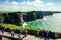 (Small Group) Cliffs of Moher and Castle Tour from Dublin