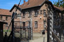 Auschwitz Birkenau: Live-Guided Tour with Transportation and Hotel Pickup