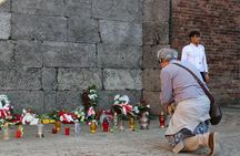 Auschwitz Birkenau: Live-Guided Tour with Transportation and Hotel Pickup