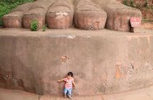 1-Day Chengdu Panda Base and Leshan Giant Buddha GROUP Tour