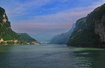 Yangtze River Cruise from Yichang to Chongqing Upstream in 5 Days 4 Nights