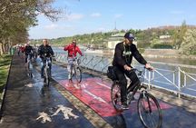 River & Park Bike Tour to Troja Chateau (Private small groups)