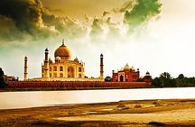 Same Day Taj Mahal and Agra Tour from Pune with Return Flights
