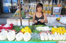 Experience Bangkok at Night with Streetfood Dinner & Foot Massage