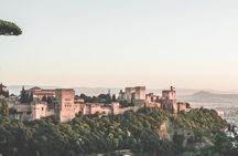 Golden Hour in Granada: Sunset Walking Tour with Play Granada