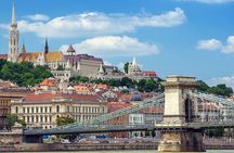 Budapest Downtown Walk with Chimney Cake and Metro Pass
