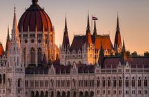Budapest Downtown Walk with Chimney Cake and Metro Pass