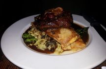 Gourmet Dinner Tour Including Local Beer, Wine and City Highlights
