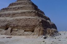 Giza Pyramids, Memphis & Sakkara Full Day Private Tour with Lunch