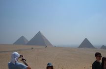 Giza Pyramids, Memphis & Sakkara Full Day Private Tour with Lunch