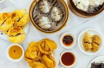 A Taste of Hong Kong: Private Tour With Locals 