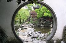 4-Hour Shanghai City Private Flexible Tour plus Acrobatic Show and Dinner