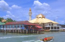 Brunei Half Day City Tour with Royal Regalia & Sultan Omar Ali Saifuddin Mosque