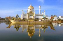 Brunei Half Day City Tour with Royal Regalia & Sultan Omar Ali Saifuddin Mosque
