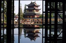 Zhujiajiao Private Day Tour and Shanghai Acrobatic Show