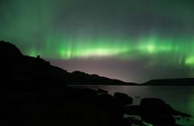 Northern Lights Minibus Tour with Hot Cocoa, Blankets & Photos