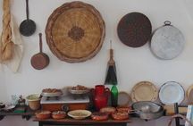 Private guided tour in Alberobello with free tasting: discovering the trulli