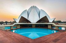 Full Day City Tour of Delhi By Air-Condition Vehicle Includes, WiFi on Board