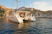 Private Morning Tour Lagoon 400-380 Sailing in Santorini ,lunch, drink, transfer