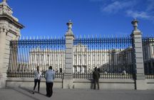 Guided tour of Madrid's 4 most popular neighborhoods.