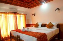 Private Kerala Backwaters Houseboat Cruise with Lunch from Kochi