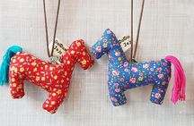 Making Jeju Pony Doll at Peaceful Seaside cafe