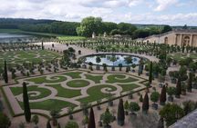 Versailles Palace and Gardens Tour by Train from Paris