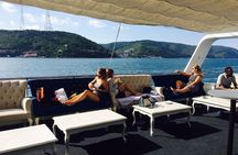 Live Guided Bosphorus & Black Sea Afternoon Cruise with Lunch