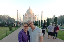 From Delhi: Taj Mahal Sunrise Tour by Car