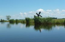 Small-Group Guided Sunset Canoe Tour in Waterland with Dinner