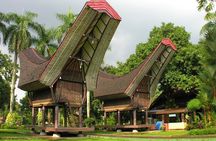Jakarta: Miniature Park, National Museum & Traditional House Tour